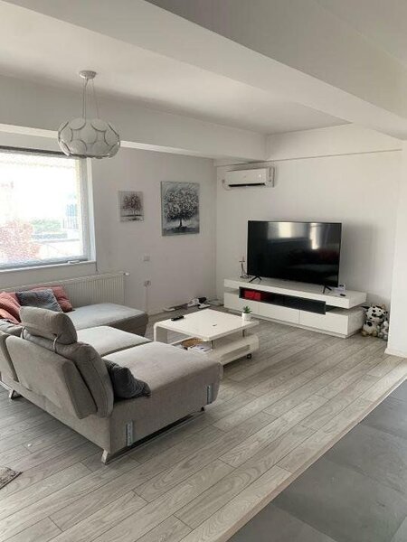 Pipera -  apt 2 camere de inchiriat cu terasa superba - rond Omv en/fr